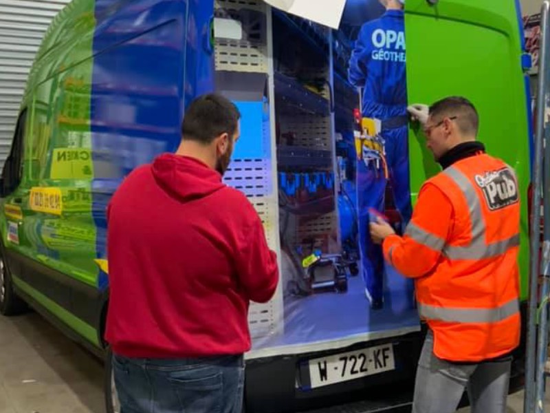 5. Application du film sur le véhicule