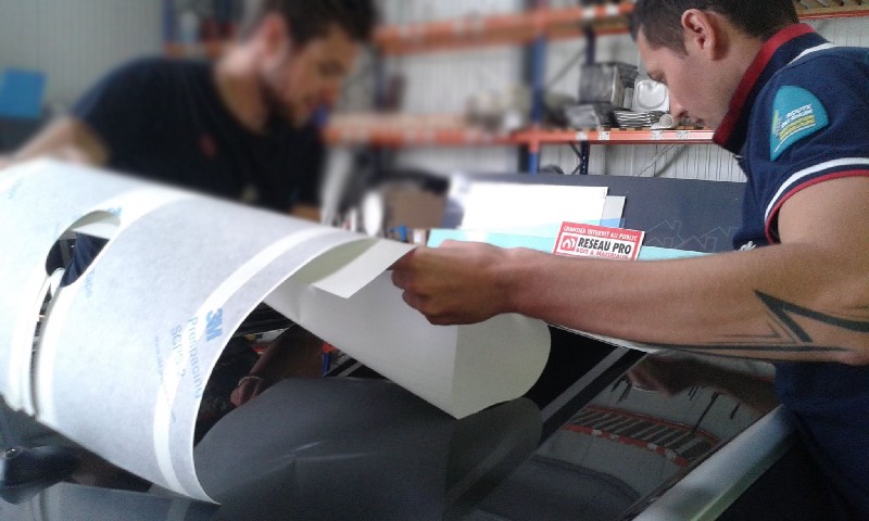 3. Découpe précise selon les contours du véhicule