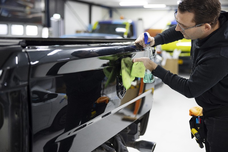 4. Préparation minutieuse de la carrosserie